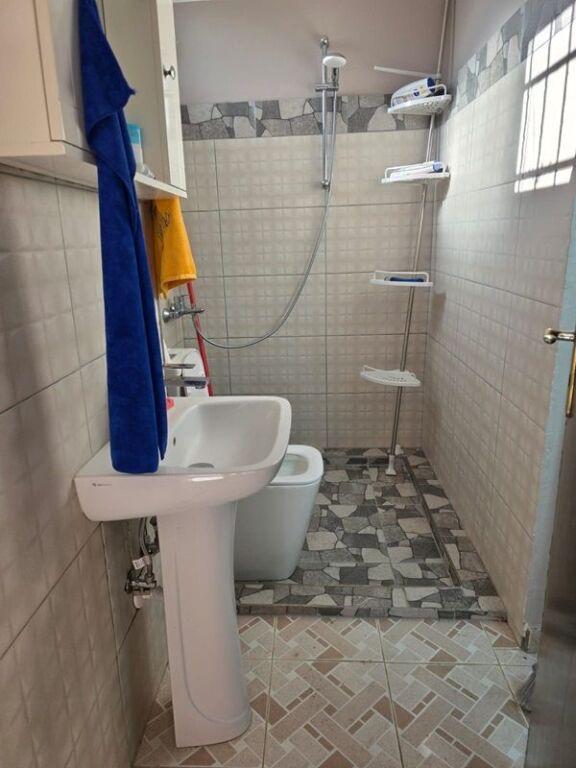 Lokal në shitje në Rruga Kuvendi i Arbërit, Lezhë, 70 m². Foto 7 nga 9