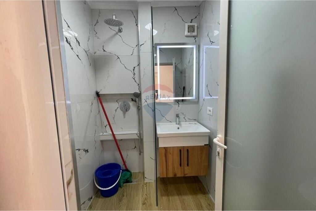 Apartment for sale in Myslym Shyri, Tirana, 42 m². Photo 3 of 3