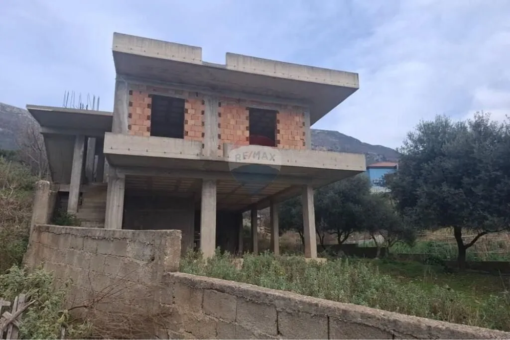 Shtëpi private në shitje në Tragjas, Vlorë, 228 m². Foto 1 nga 12