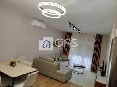 Apartament 1+1 me qera në Pazari i Ri, Tiranë, 75 m². Foto 3 nga 4