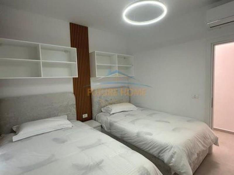 Apartament 2+1 me qera në Shkolla e Kuqe, Tiranë, 99 m². Foto 5 nga 9