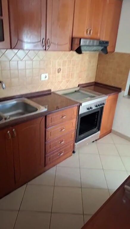 Appartamento 2+1 in affitto a Qyteti Studenti, Tirana, 90 m². Foto 3 di 3