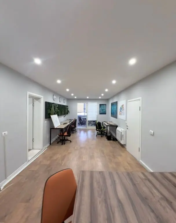 Office for rent in Rruga e Kavajës, Tirana, 110 m²