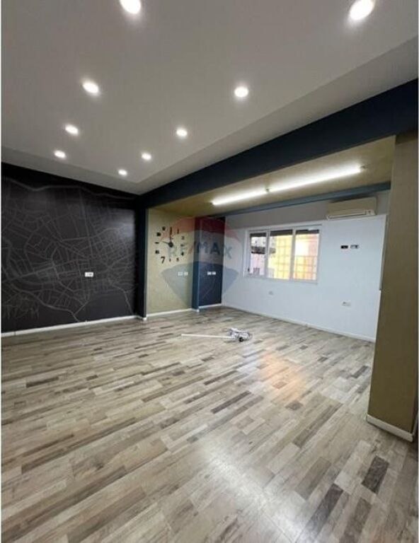Office for rent in Sheshi Uillson, Tirana, 108 m². Photo 3 of 3