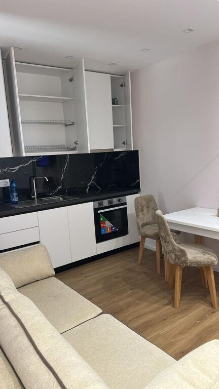 Apartment 1+1 for rent in Ali Demi, Tirana, 75 m². Photo 2 of 3