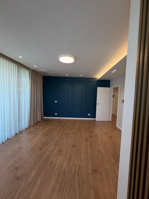 Ufficio in affitto a Lake View Residences, Tirana, 120 m²