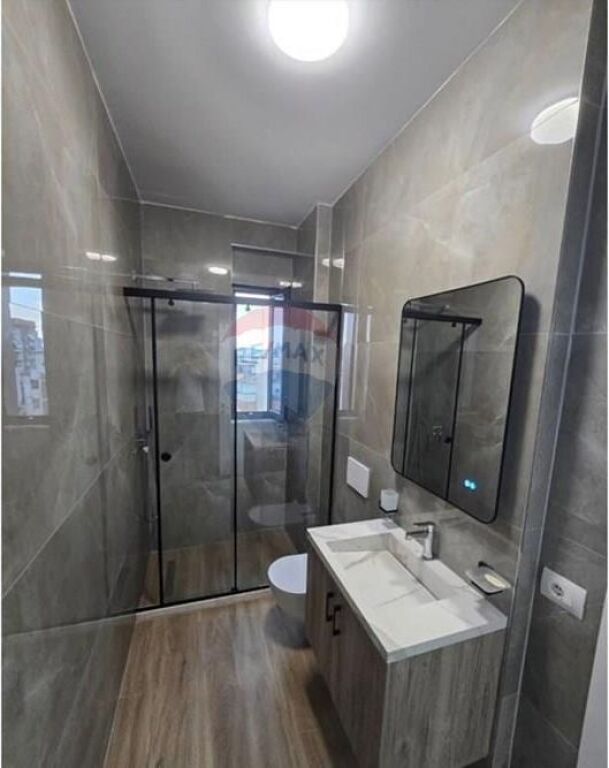 Apartment for sale in Rruga Xhanfize Keko, Tirana, 102 m². Photo 3 of 3