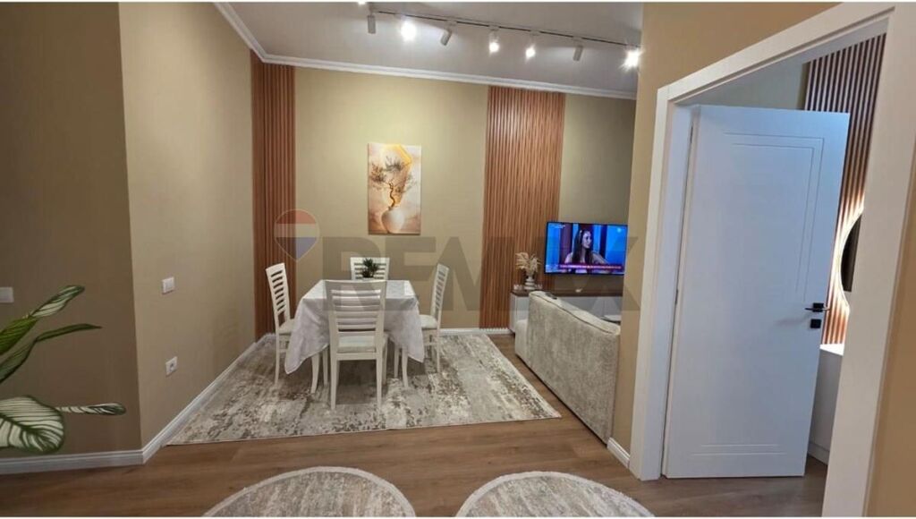 Apartament me qera në Kopshti Botanik i Tiranës, Tiranë, 70 m². Foto 2 nga 3