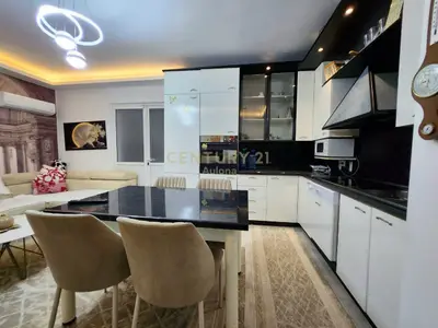 Apartament 1+1 në shitje në Kuzum Baba, Vlorë, 130 m². Foto 2 nga 12