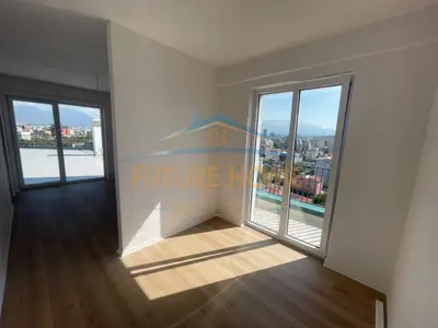 Apartament 3+1 në shitje në Komuna e Parisit, Tiranë, 137 m². Foto 6 nga 9