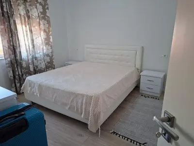 Appartamento 2+1 in affitto ad Ura e Tabakëve, Tirana, 90 m². Foto 4 di 5