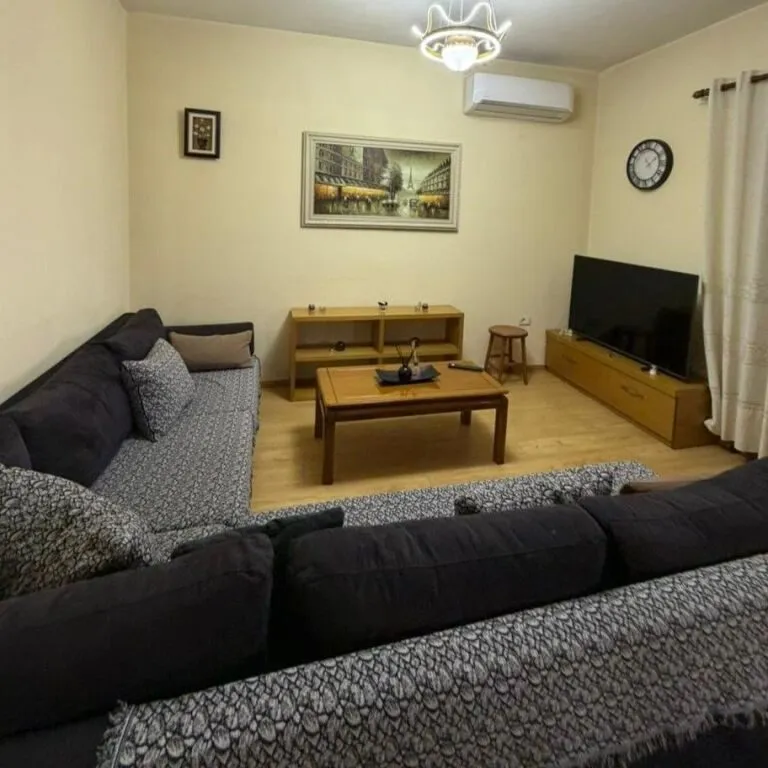 Shtëpi private 3+1 me qera në Astir, Tiranë, 130 m². Foto 1 nga 3