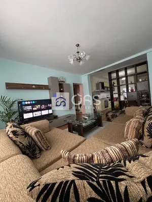 Apartament 1+1 me qera në Sheshi Skënderbej, Tiranë, 80 m². Foto 1 nga 9