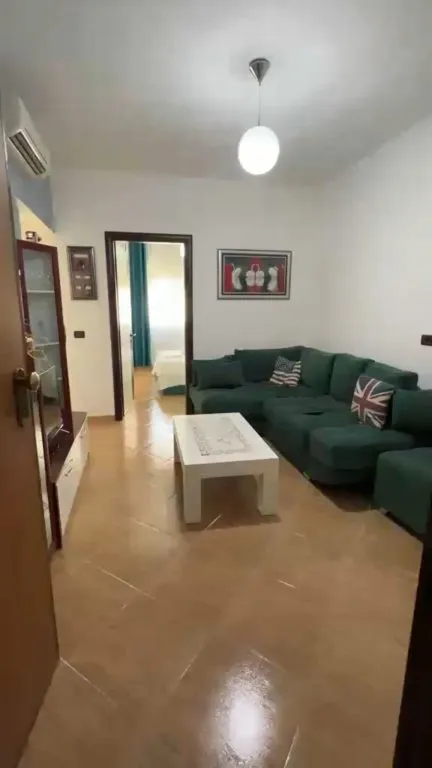 Appartamento 1+1 in affitto a Stacioni i Trenit, Durazzo, 60 m². Foto 1 di 5