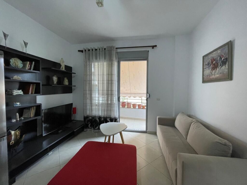 Apartment 3+1 for rent in Materniteti i Ri, Tirana, 100 m². Photo 2 of 3
