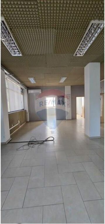 Office for rent in Rruga Pjetër Budi, Tirana, 350 m². Photo 3 of 3