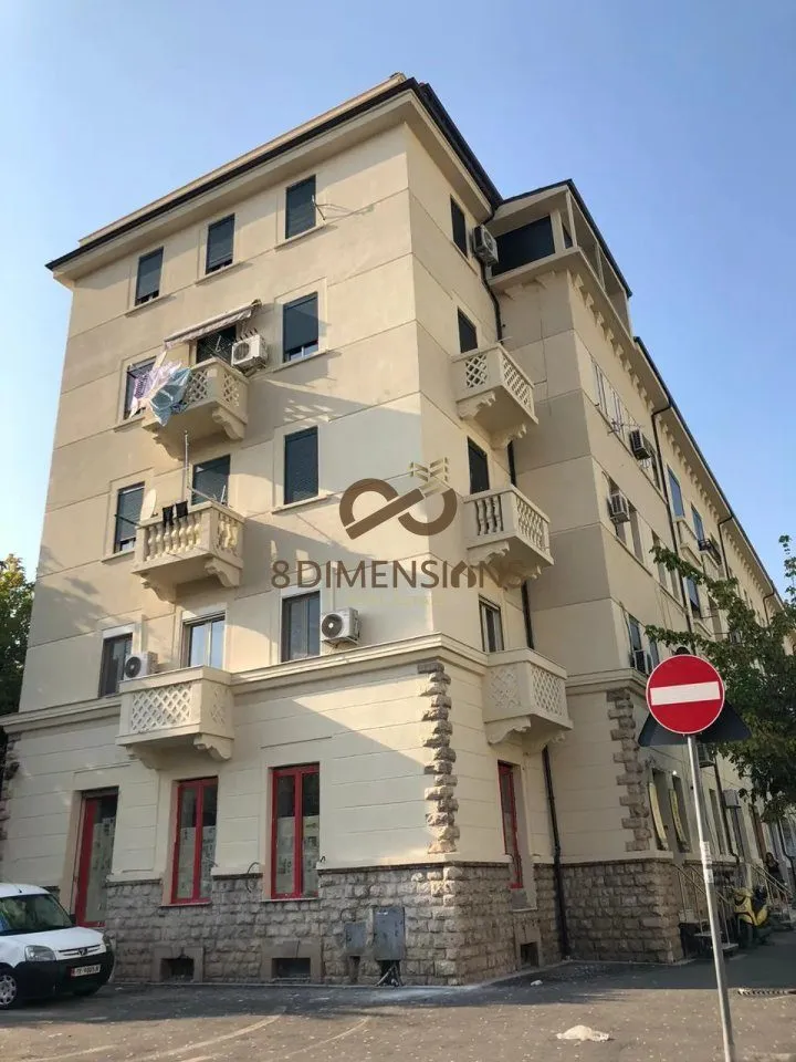 Ufficio in affitto a Bulevardi Zogu I, Tirana, 65 m². Foto 1 di 1