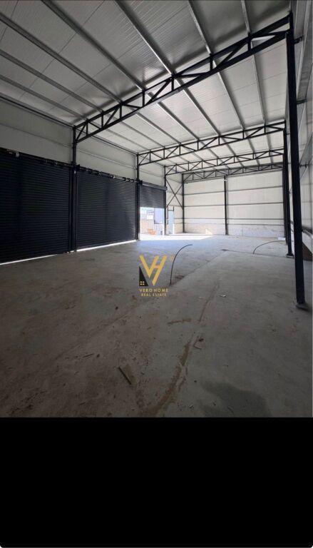 Magazinë me qera në Yrshek, Tiranë, 180 m². Foto 2 nga 3