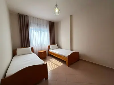 Apartament 2+1 në shitje në Plazh, Durrës, 100 m². Foto 3 nga 7