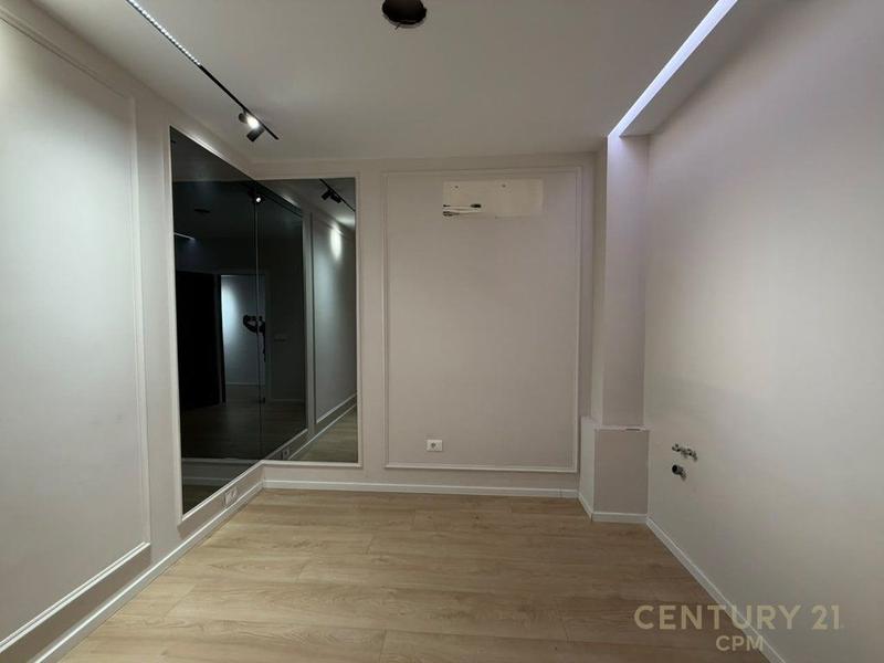 Apartament me qera në Blloku, Tiranë, 130 m². Foto 8 nga 8