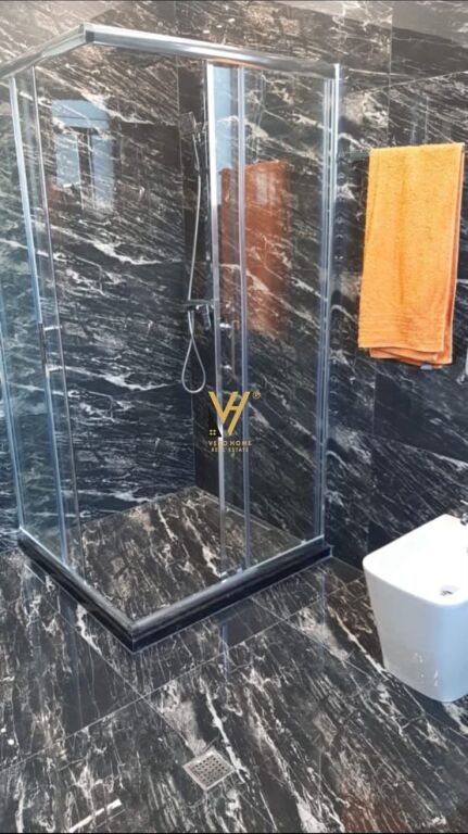 Apartament 3+1 me qera në Porcelan, Tiranë, 200 m². Foto 2 nga 3