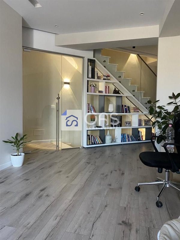 Apartament 3+1 në shitje në Kodra e Diellit, Tiranë, 241 m². Foto 2 nga 8