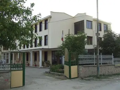 Apartament 2+1 me qera në Rruga Pandeli Vangjeli, Korçë, 80 m². Foto 2 nga 3