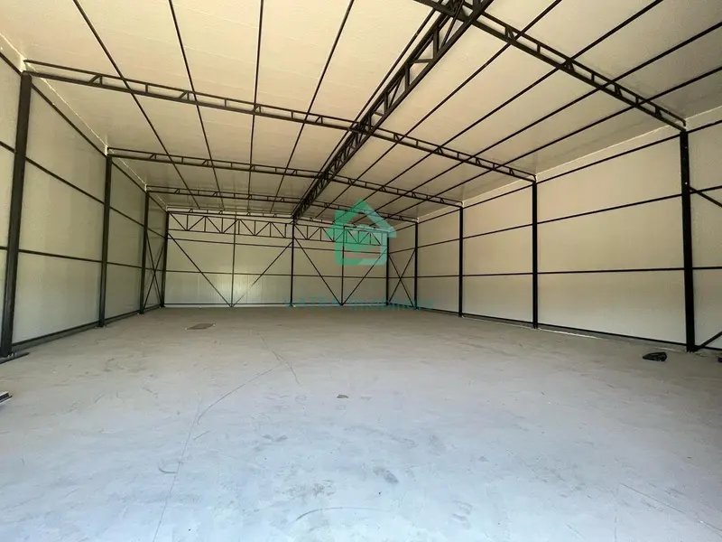 Magazzino in affitto a Berxull, Tirana, 352 m²