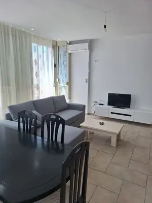 Apartament 2+1 me qera në Rruga Faik Konica, Vlorë, 90 m². Foto 6 nga 10