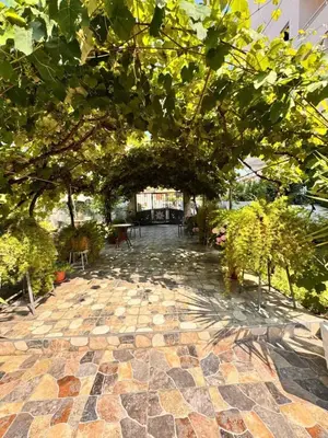 Apartament 2+1 me qera në Plazhi Rrota e Kuqe, Durrës, 150 m². Foto 2 nga 8