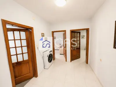 Apartament 2+1 me qera në Ali Demi, Tiranë, 90 m². Foto 1 nga 8