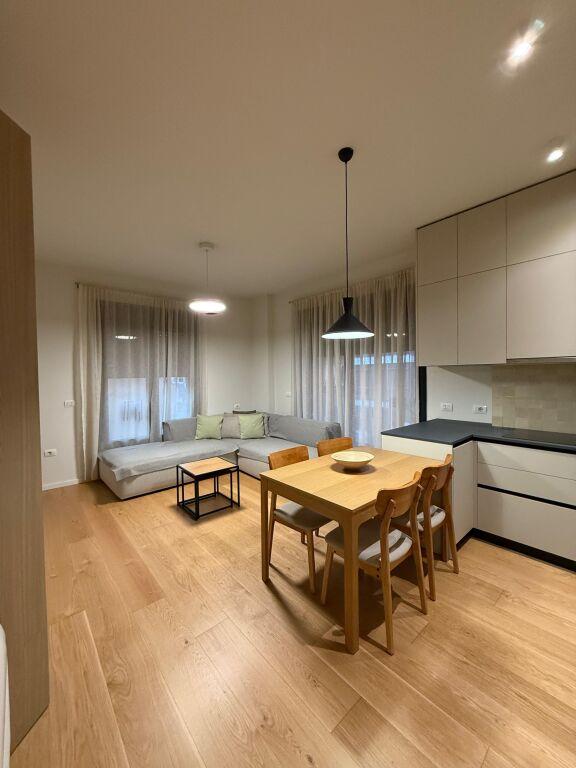 Apartment 2+1 for rent in Rruga e Kosovarëve, Tirana, 95 m²