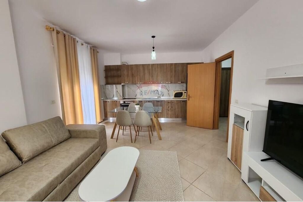 Appartamento in vendita a Linzë, Tirana, 69 m²