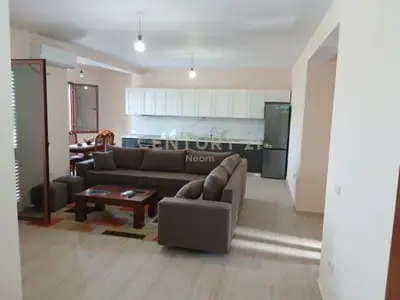 Apartament 2+1 me qera në Spitali Ushtarak, Tiranë, 130 m². Foto 5 nga 5