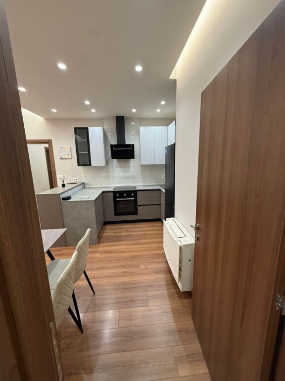 Apartment 2+1 for rent in Kompleksi Arlis Farmacia 10, Tirana, 120 m². Photo 2 of 3
