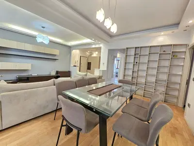 Apartament 2+1 në shitje në Myslym Shyri, Tiranë, 151 m². Foto 5 nga 12