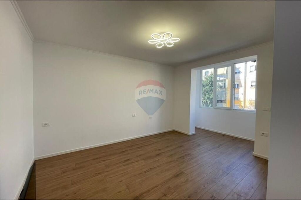 Studio for sale in Myslym Shyri, Tirana, 30 m². Photo 3 of 3
