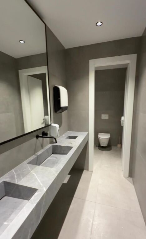 Commercial space for rent in Kompleksi Delijorgji, Tirana, 330 m². Photo 3 of 3