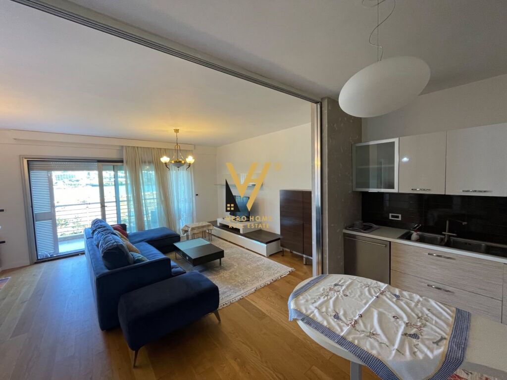 Apartament 3+1 me qera në Liqeni i Tiranës, Tiranë, 146 m². Foto 1 nga 3