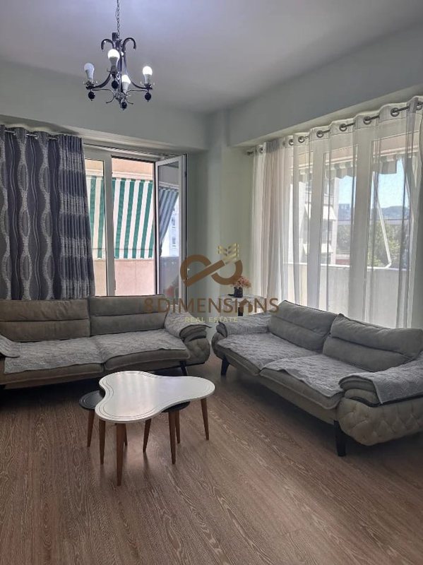 Appartamento 3+1 in vendita a Kompleksi Magnet, Tirana, 180 m²