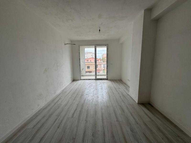 Apartament 3+1 në shitje në Ujësjellës Kanalizime, Durrës, 140 m². Foto 2 nga 8