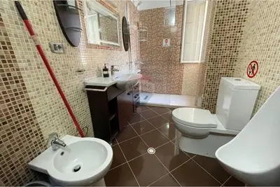 Apartment 4+1 for rent in Qendër, Vlorë, 120 m². Photo 7 of 12