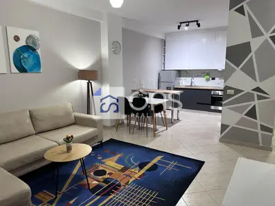 Apartament 1+1 me qera në Kompleksi Delijorgji, Tiranë, 65 m². Foto 1 nga 4
