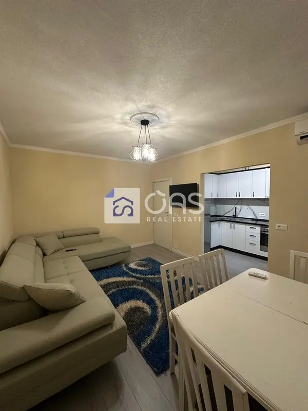 Appartamento 1+1 in affitto a Brryl, Tirana, 50 m²