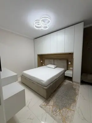 Apartament 2+1 me qera në Kompleksi Golden Park, Tiranë, 95 m². Foto 7 nga 8