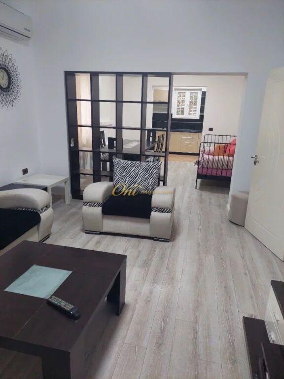 Appartamento 2+1 in affitto a Rruga Mihal Grameno, Tirana, 150 m²