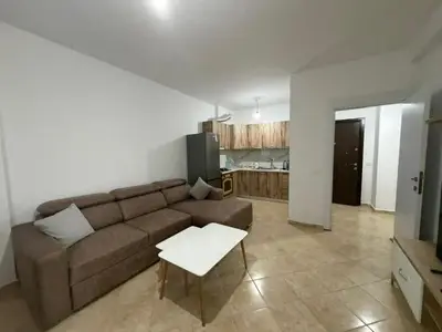 Apartament 1+1 me qera në Ish-URT, Durrës, 55 m². Foto 2 nga 7
