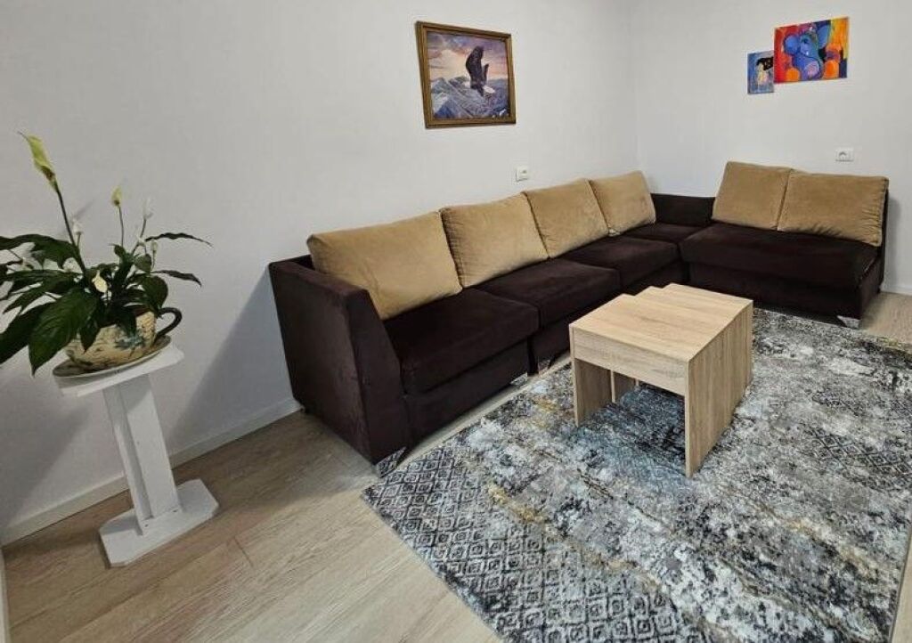 Apartment 1+1 for rent in Rruga e Kavajës, Tirana, 70 m². Photo 1 of 3