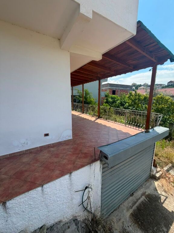House for sale in Liqeni i Farkes, Tirana, 500 m². Photo 3 of 3