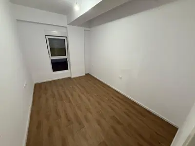 Apartament 1+1 në shitje në Ali Demi, Tiranë, 61 m². Foto 3 nga 4